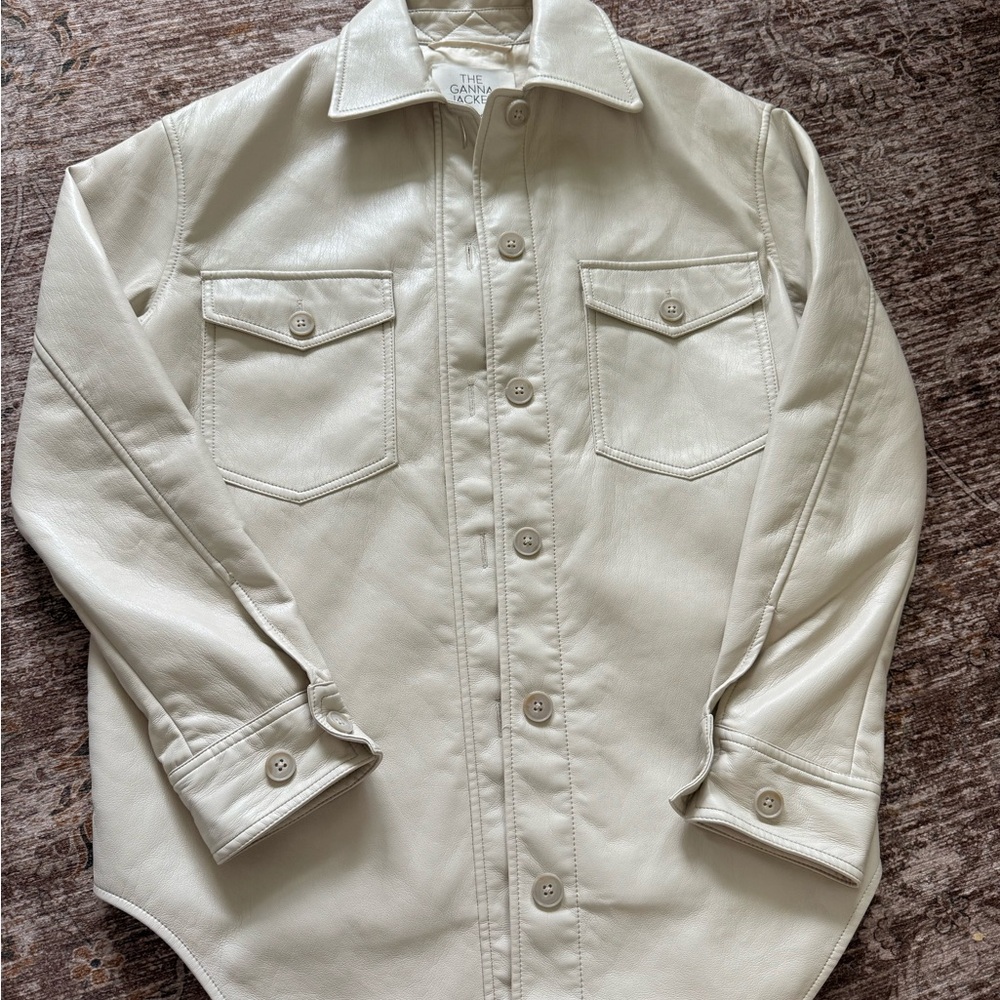 Aritzia Cream Lightweight Shirt Jacket